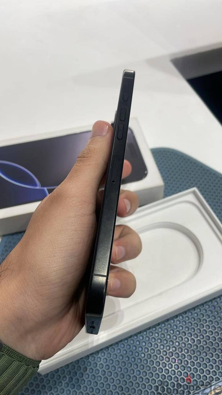 Apple - iPhone 16 Pro Max 3