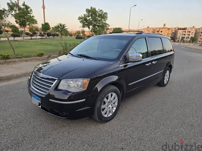 كرايسلر تاون اند كانترى 2010