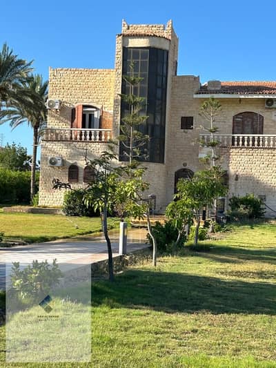 فيلا للبيع في مارينا 1 منطقة الغابات فيلا رقم 1 مساحة مباني 1000 متر محاطة بمساحات خضراء واسعة وموقع مميز وتصميم فريد واستثنائي وفرصة مميزة للامتلاك