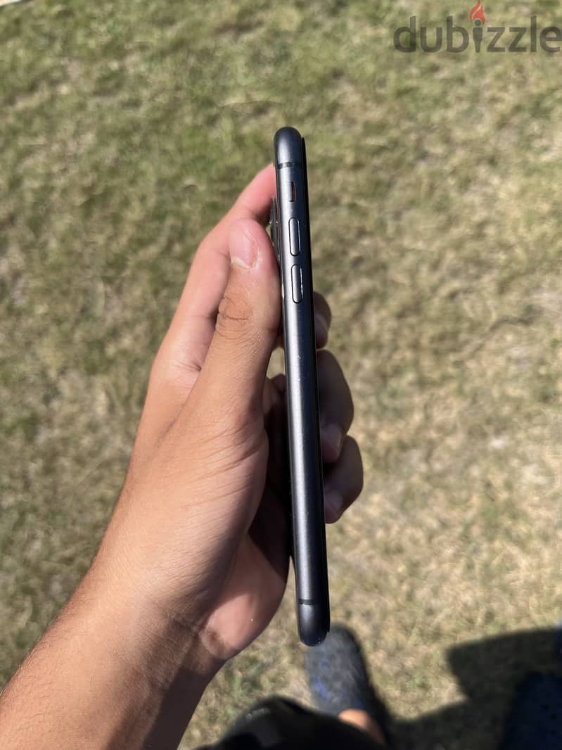 Apple - iPhone 11 4
