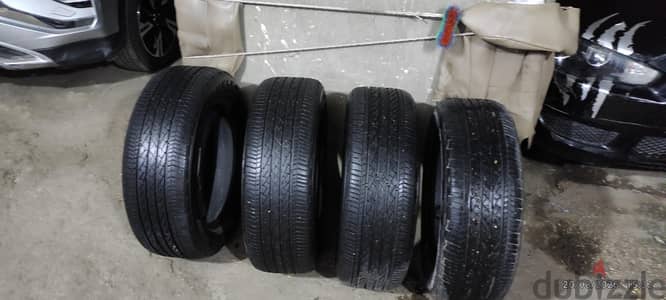 4 اطارات بريدجستون اسباني 215/60/17  بحالة جيدة