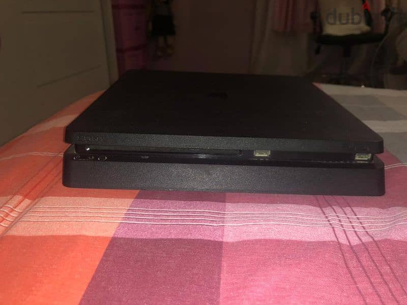 Playstation 4slim 2