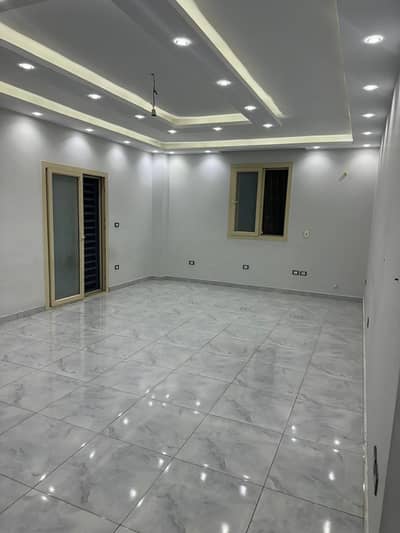 Apartment for rent in the 8th District of Sheikh Zayed; ultra-modern finish, elevated ground floor, prime location, and a wonderful view.