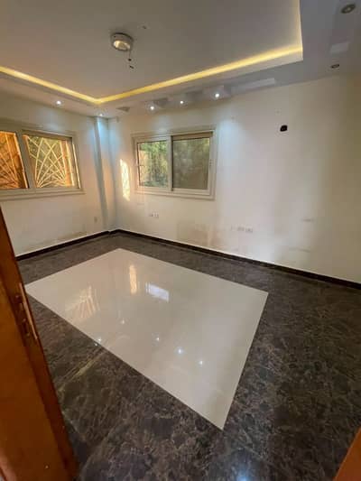 Apartment for administrative rent in the 9th District of Sheikh Zayed; features modern finishing and air conditioning, a prime location, and a view