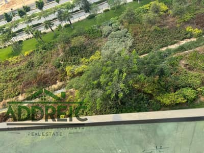 شقة 133m² بتشطيبات خاصة وأميز فيو مجرى السيل للبيع في مدينتي | دور خامس - خيار البيع بالعفش أو بدونه