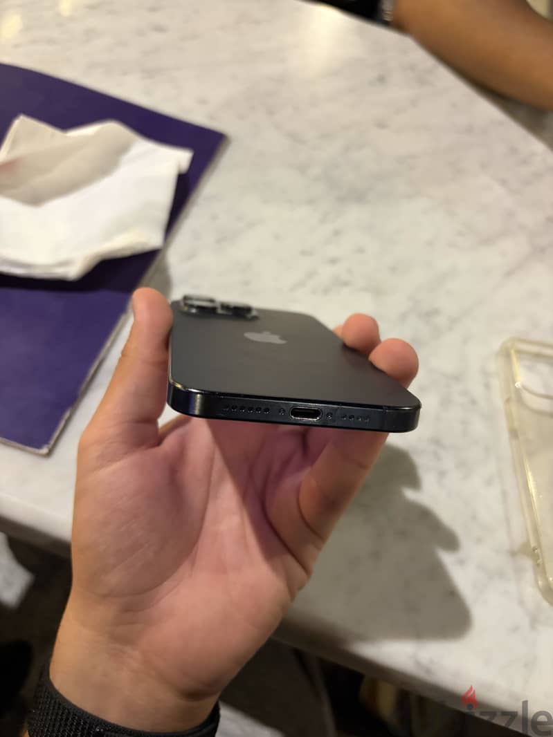Apple - iPhone 15 Pro Max 8