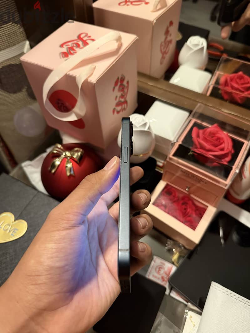 آبل - آيفون 13 5