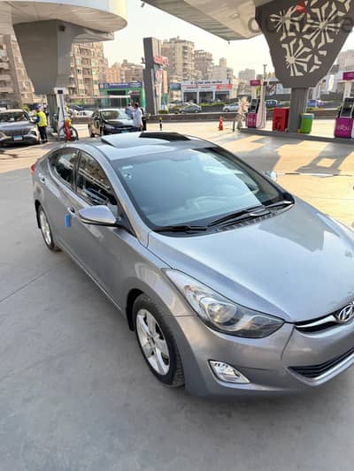 هيونداي إلينترا 2012