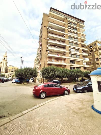  *فرصة استثمارية لا تتكرر – عمارة كاملة بموقع مميز جدًا* 