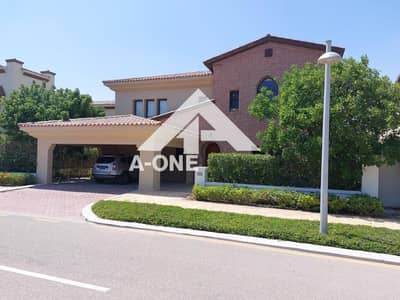 Standalone villa for sale with a private swimming pool includes a nanny and driver room at a price lower than the current market located in Victoria