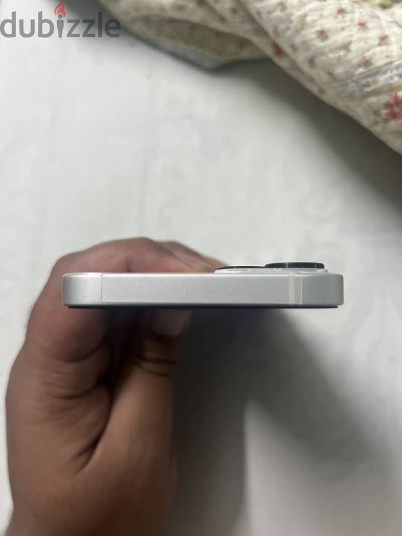 آبل - آيفون 13 6