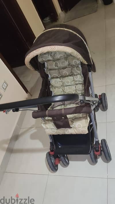 عربة أطفال