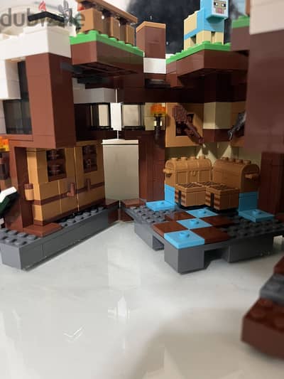 Lego 21134 729+pcs replica (clone) not original used for 4 days