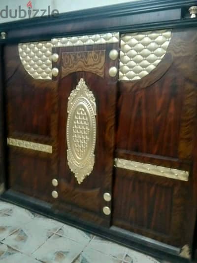 غرفه نوم مدهبه عليها شغل بارز تحفه وقيمه جدا بسعر لقطه