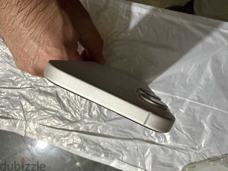 Apple - iPhone 17 4