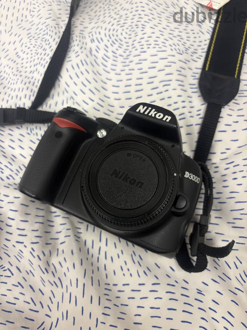 Nikon D3000 great condition with lens 1