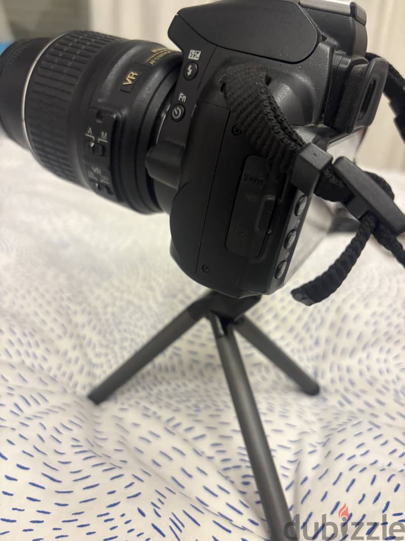 Nikon D3000 great condition with lens 5