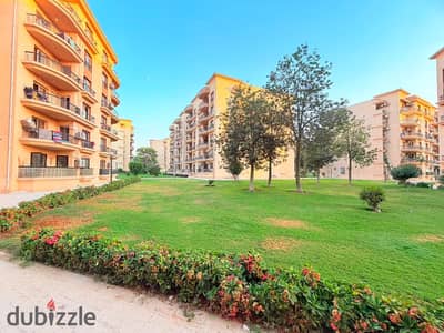 For sale, an apartment of 182 square meters in Al-Rihab, with a view on the street