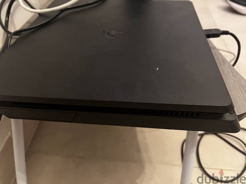 Playstation 4 silm 1