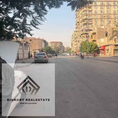 ارض للبيع 576متر علي 3 نواصي بافضل مناطق وسط البلد وبالقرب من شارع المعز ومسجد الظاهر بيبرس (تم تخفيض السعر لسرعه البيع)