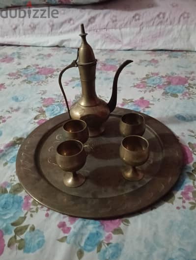 طقم نحاسي بحالة جيدة جدا للبيع