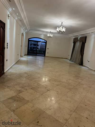 Apartment 450 m for rent with kitchen and air conditioning in Villas Al Tagamo'a Al Awal