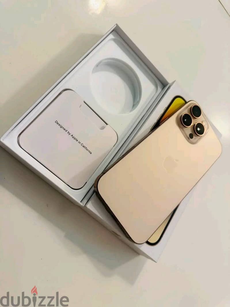 Apple - iPhone 16 Pro Max 1