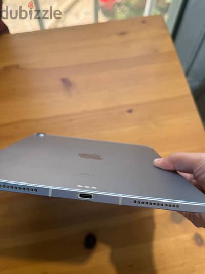 iPad Air 4 256GB WiFi + Cellular 17,500 EGP