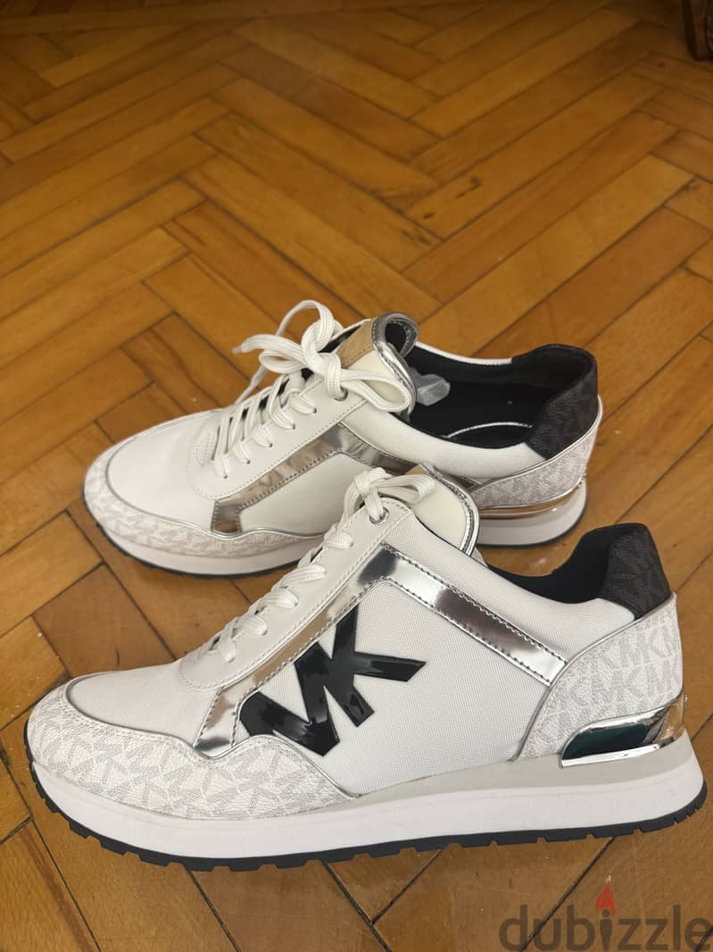 New MK sneakers size 41 2