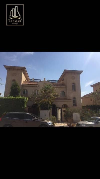 Twin villa, model H, for sale in Madinaty, Group 10, close to the club and the Grand Mosque. Super deluxe finishing, fully furnished and air-condition