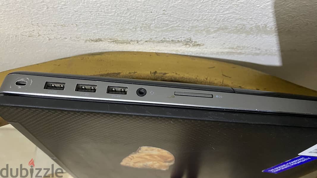 لاب توب Dell Workstation 7510 9