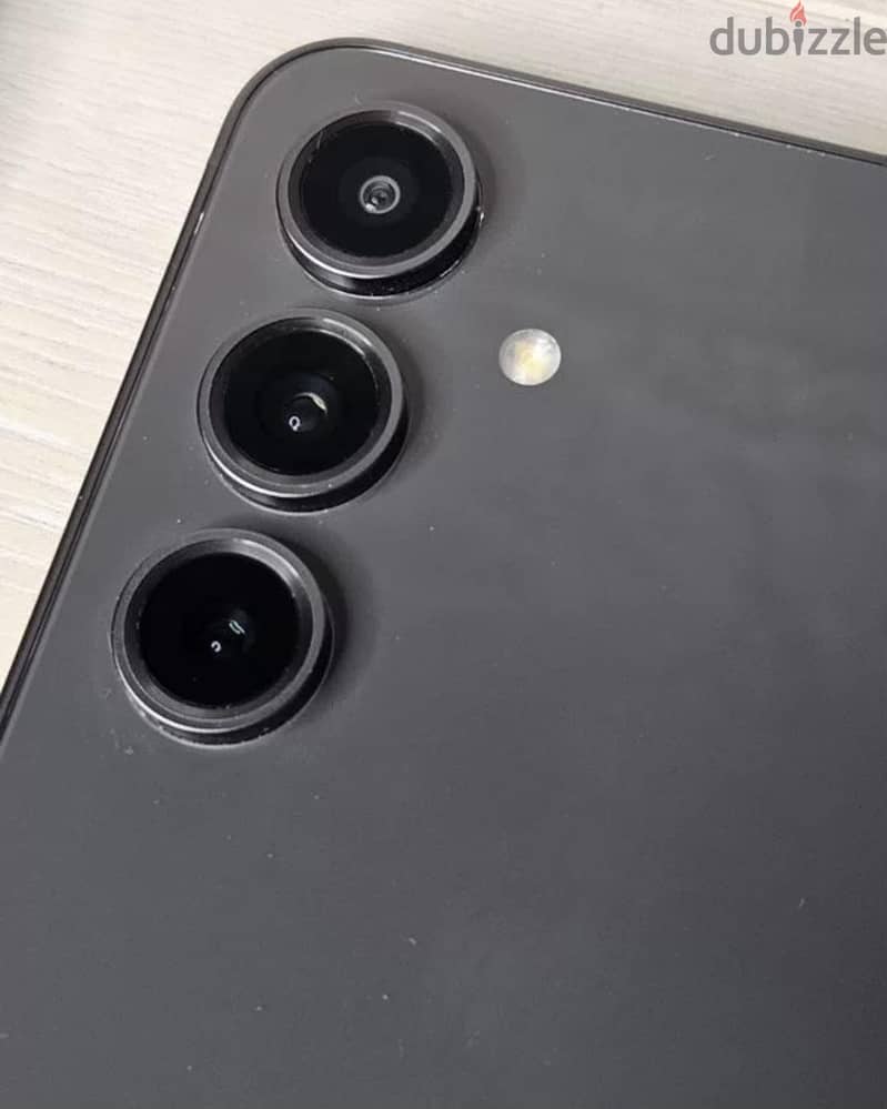 SAMSUNG S24 FE (128/8) 5