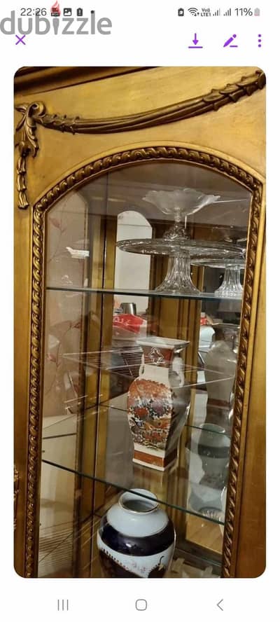 Golden Antique Vatrina