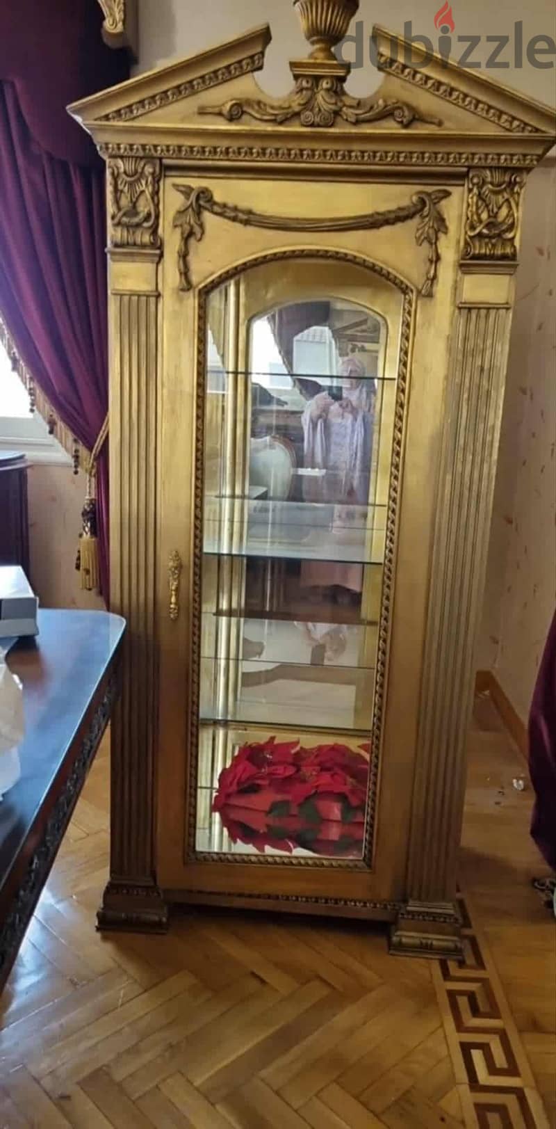 Golden Antique Vatrina 2