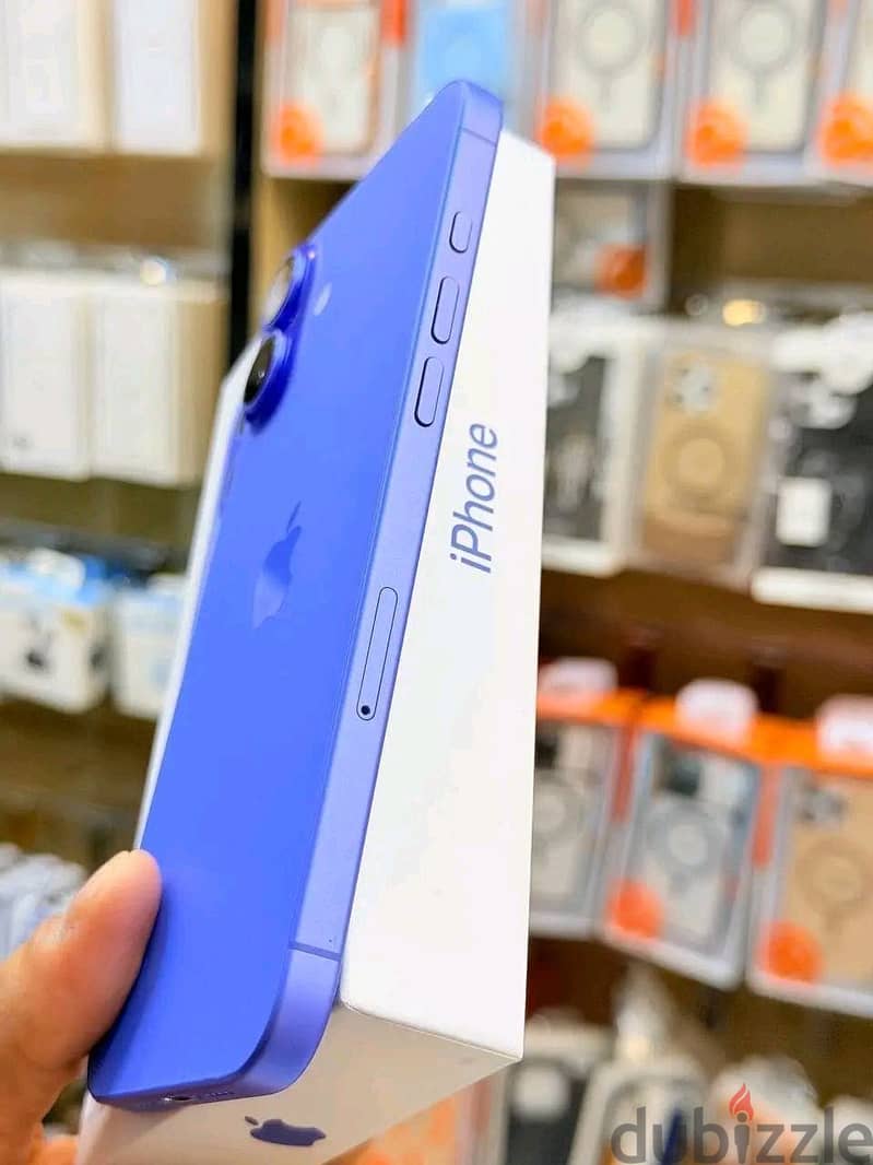 Apple - iPhone 16 Plus 3