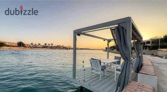 Chalet for sale in Marina 5 (Lisan Al-Wuzara) at an exceptional price; fully finished to hotel standards, including air conditioning and hotel service