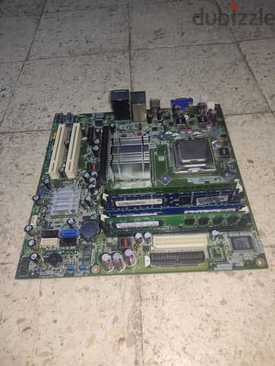 مازر بورد Foxconn G33M02 ومعالج Pentium D 925 و رام  1  جيجا اربع قطع