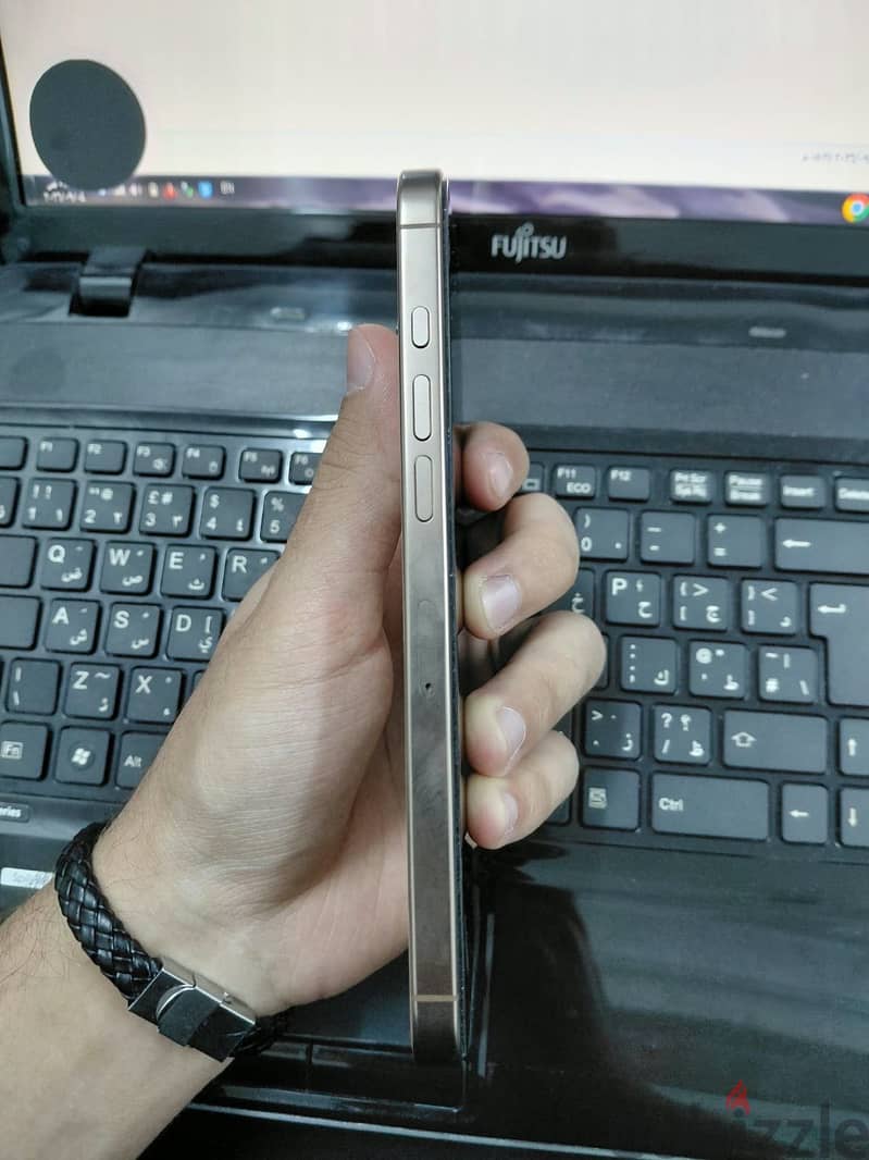 Apple - iPhone 16 Pro Max 4