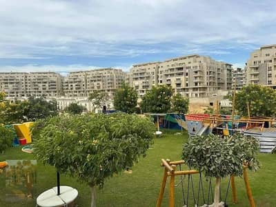 للإيجار المفروش بالكامل. . استوديو روف 135 متر تشطيب وتجهيز فاخر في مرحلة كلوب بارك بماونتن فيو إي سيتي التجمع الخامس – استلام فوري  فرصة للسكن الراقي والمميز. . استوديو روف مكيف ومفروش بالكامل في أرقى كمبوند بقلب القاهرة الجديدة