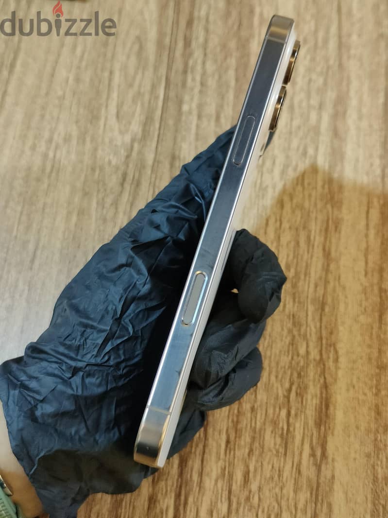 iPhone 16 Pro Max 5