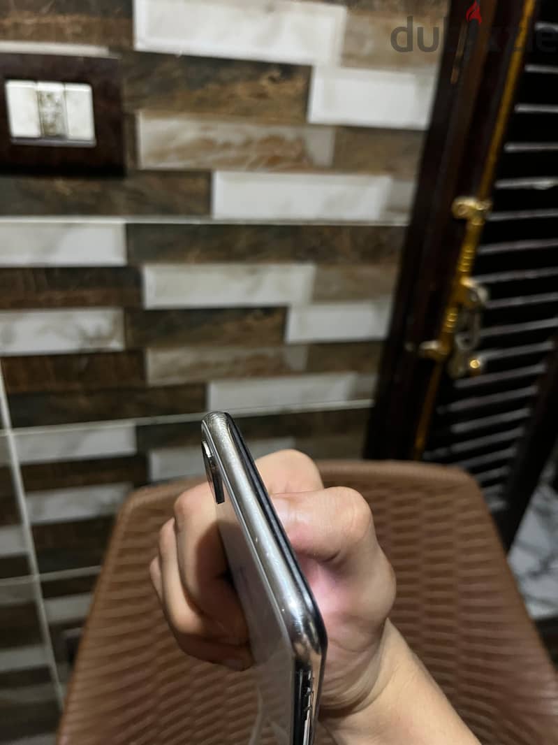 ايفون x بالكرتونة 2