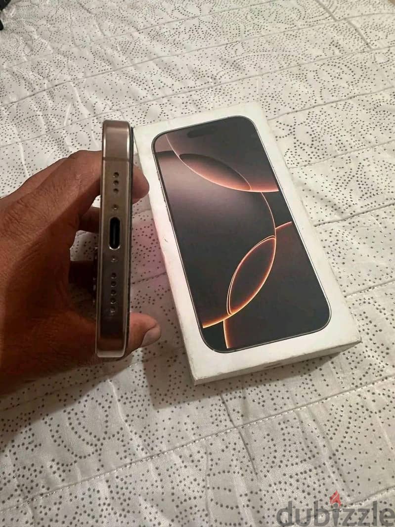Apple - iPhone 16 Pro 4