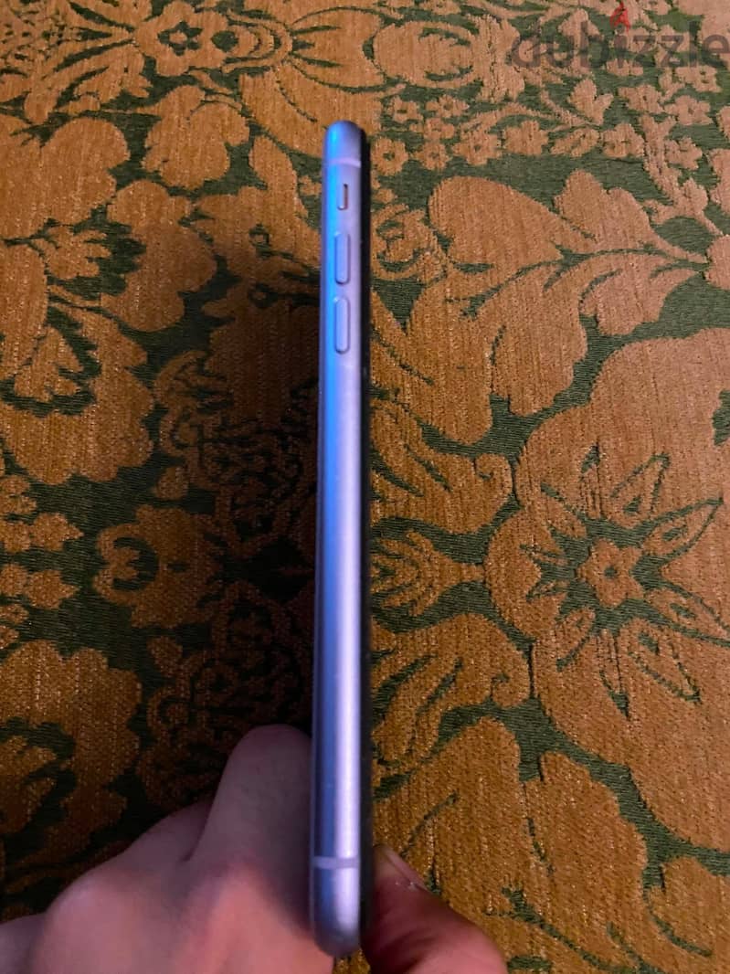 Apple - iPhone 11 4