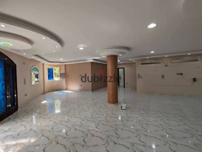 شقه للايجار في الحي التامن فيلات بجوار سعودي ماركت في الشروق