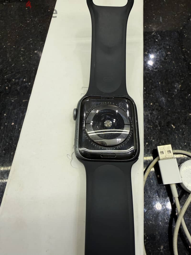Aplle watch series5 8