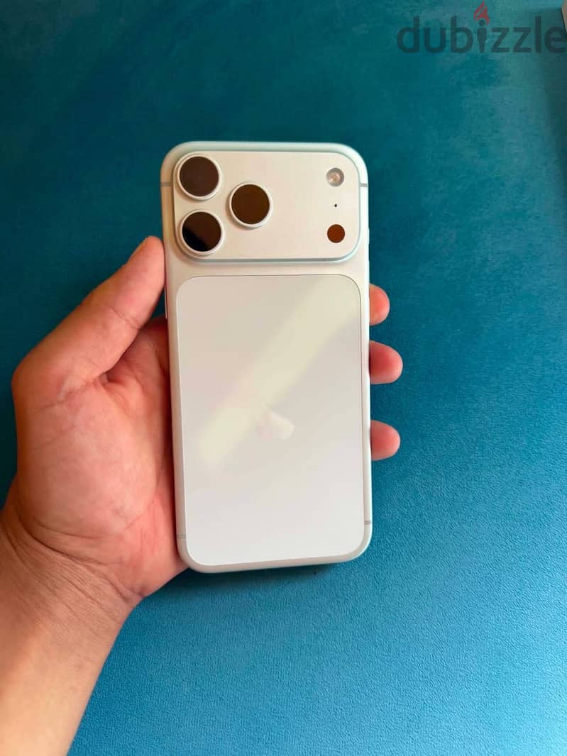 Apple - iPhone 17 Pro Max 1