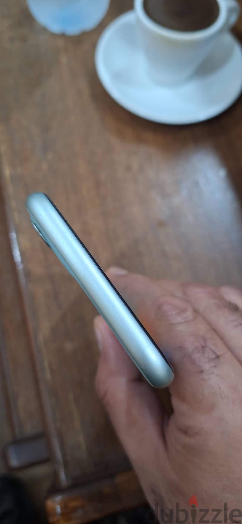 Apple - iPhone 11 4