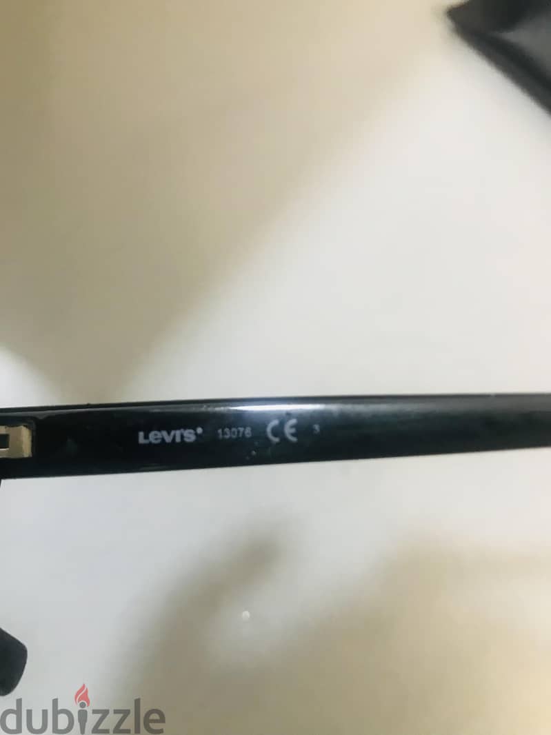 selling orginal sunglasses  Levi's for man 3