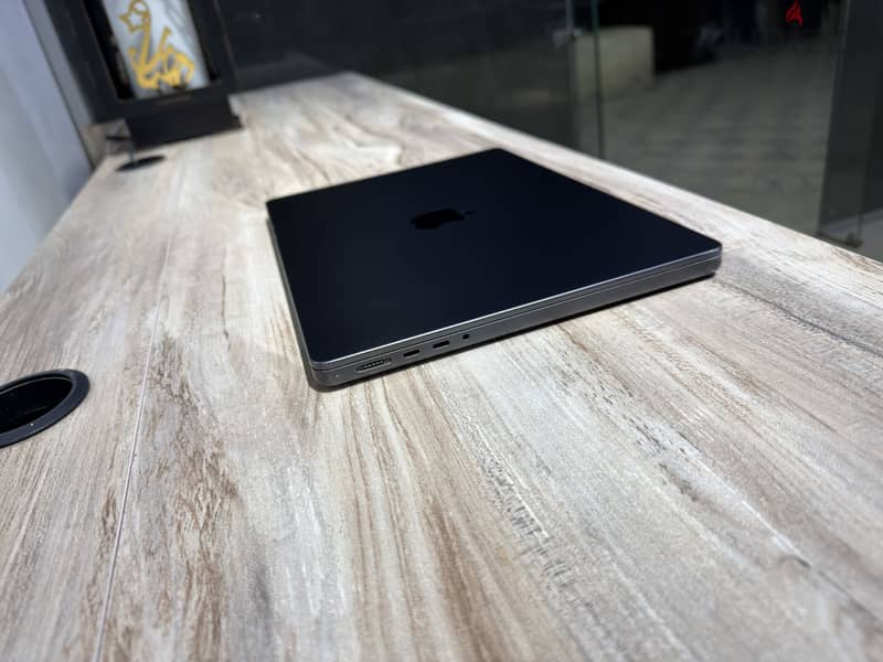 MacBook Pro 14” M4 Max 1TB/64GB 7