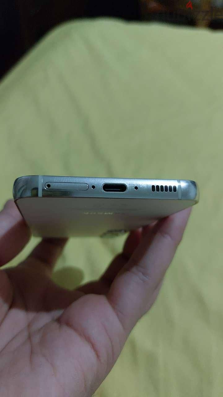 Samsung S23 4